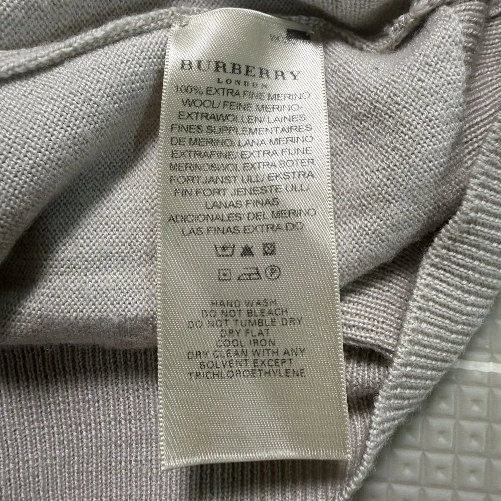 Burberry London Men's V Neck Sweater XL Beige 100% Extra Fine Merino Wool Luxury